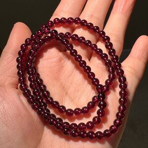 Bracelet/necklace, garnet，116 beads(4mm each)
